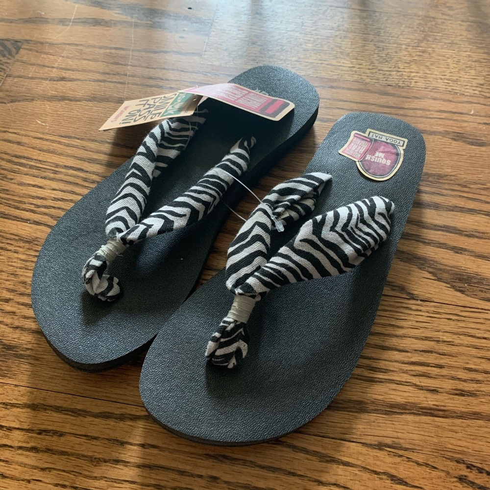 Sanuk Yoga Slinger Print, Zebra, Flip flops, NWT